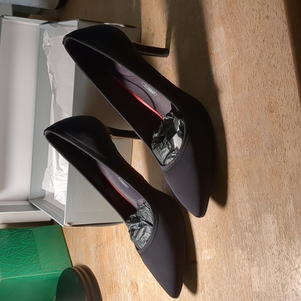 Rockport total motion heels 9.5 wide